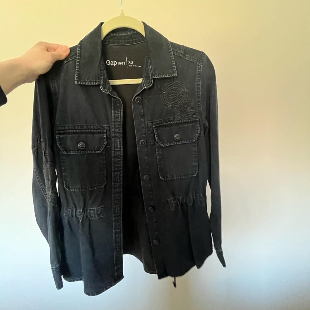 GAP Women's Black Washed Utility Shirt Jacket